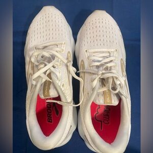 Women’s Brooks Running Shoes size 9 white